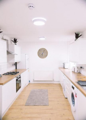 5 bedroom property